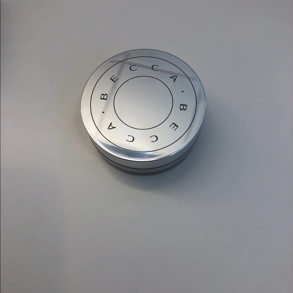 Becca Hydra Mist Powder - Picture 3 of 3